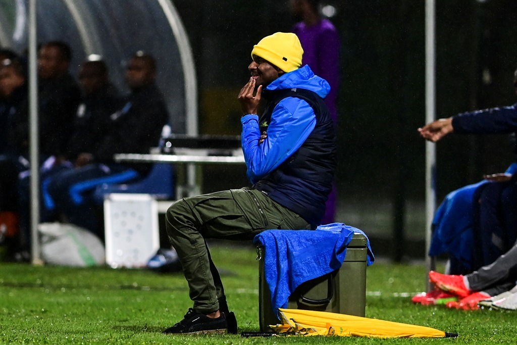 Rulani contract talks hold up new signings for Downs