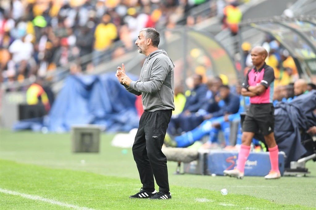 Riveiro Slams Pirates Fans For ‘Bullying’ Players