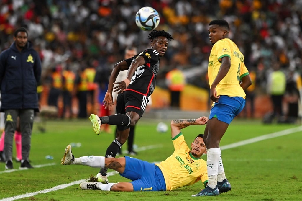 Ledwaba: Pirates Outsmart Downs, Mastering Their Own Game