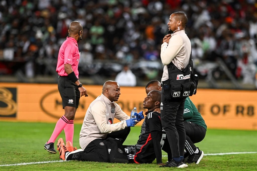 Riveiro Expresses Bewilderment Over Sibisi’s Cup Final Injuries at Pirates