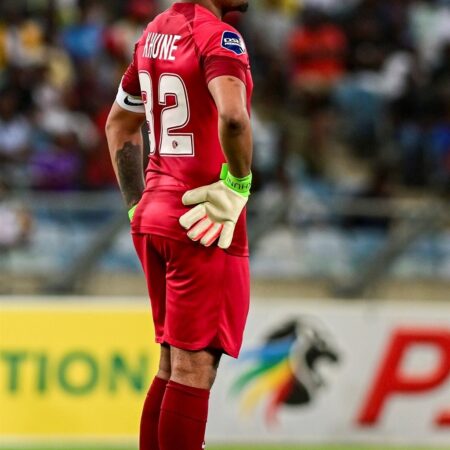 Khune Reminds Chiefs Fans They ‘Recommended’ Zwane