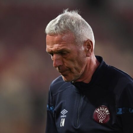 Middendorp Criticizes “Provocation” from Fourth Official